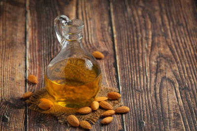 7 Great Benefits of Almond Oil for Hair, Face and Skin